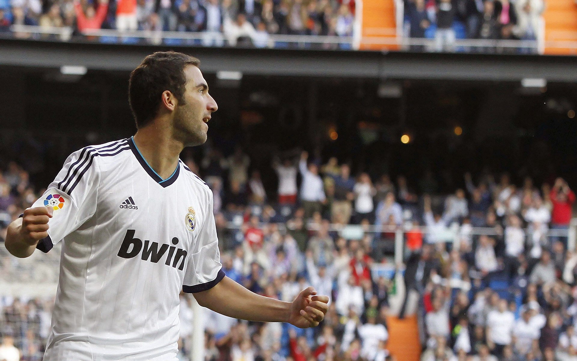 欧冠淘汰赛之夜，马克西单骑定乾坤，一场被他操控的胜利风暴