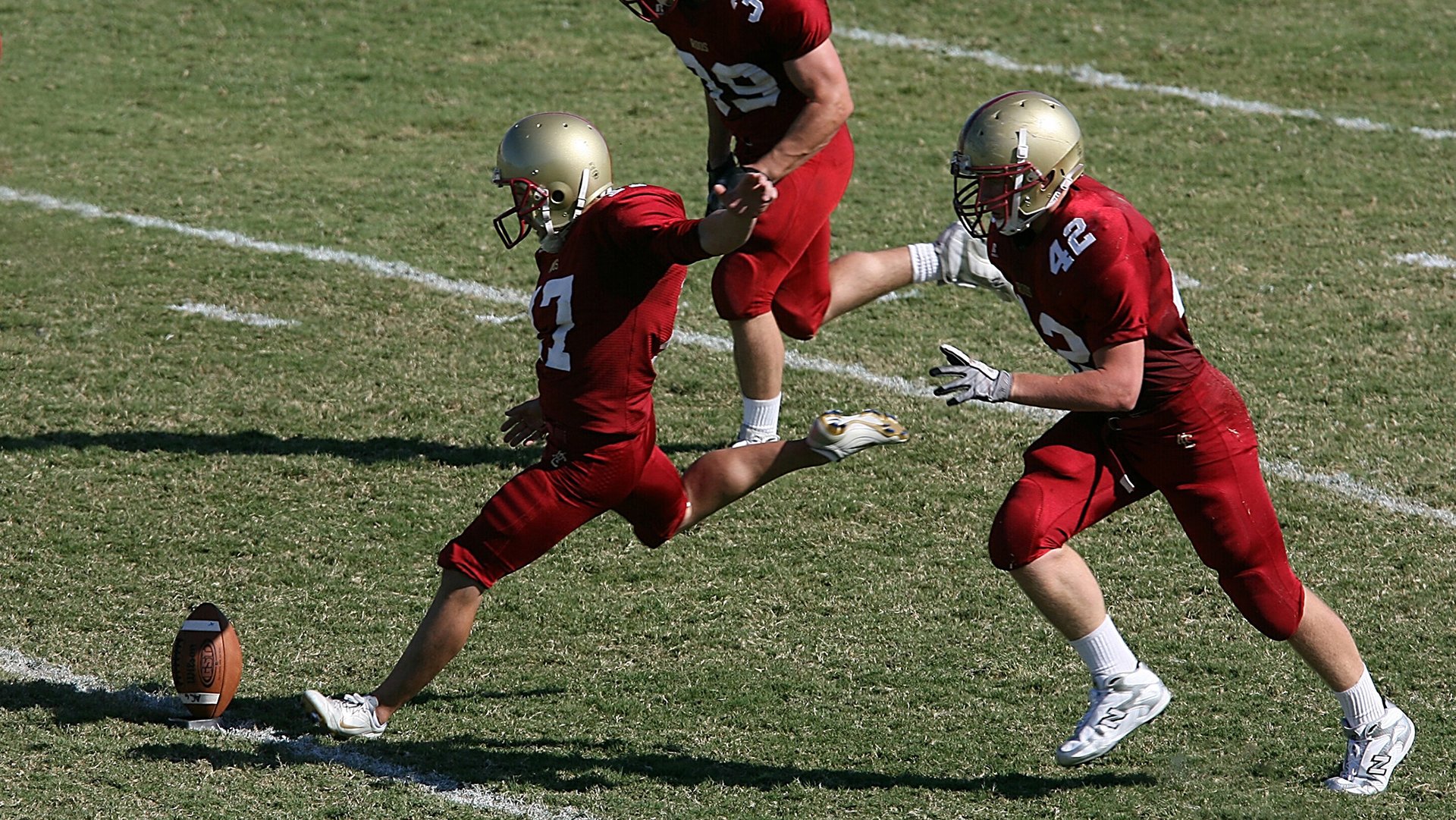 活塞主场击溃老鹰！恩比德37+12关键封盖锁定胜局